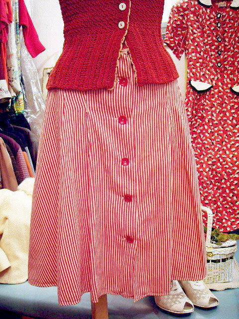 画像: ４０'s赤ニット＆キャンディストライプ スカート