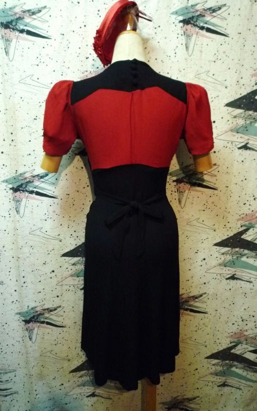 画像: ヴィンテージ30s40s 赤×黒　パフスリーブドレス
